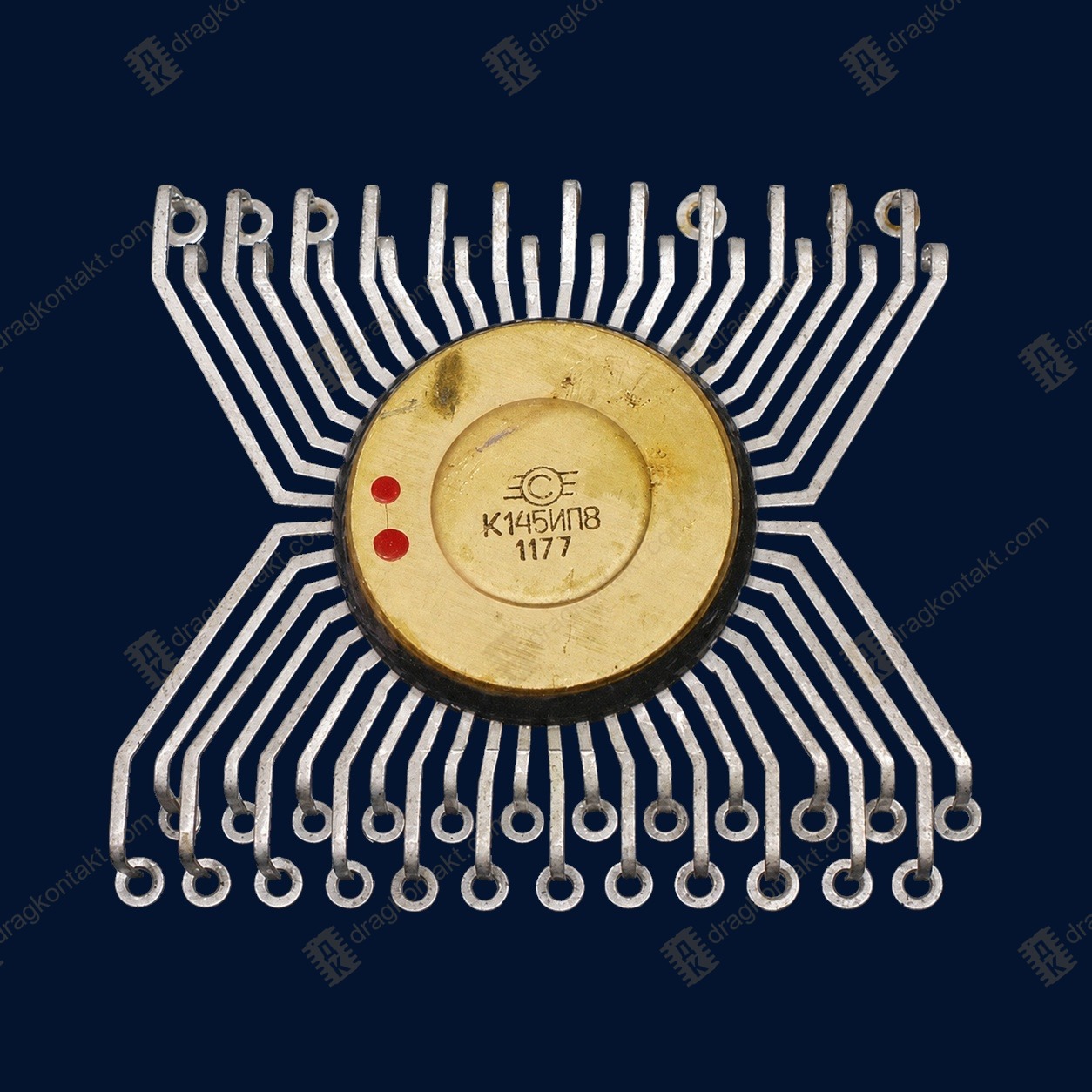 К145ИП8 — жёлтая внутри, точная маркировка